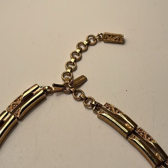 Monet Vintage Gold Tone Rectangle Linked Choker Necklace K725 - Picture 4 of 7